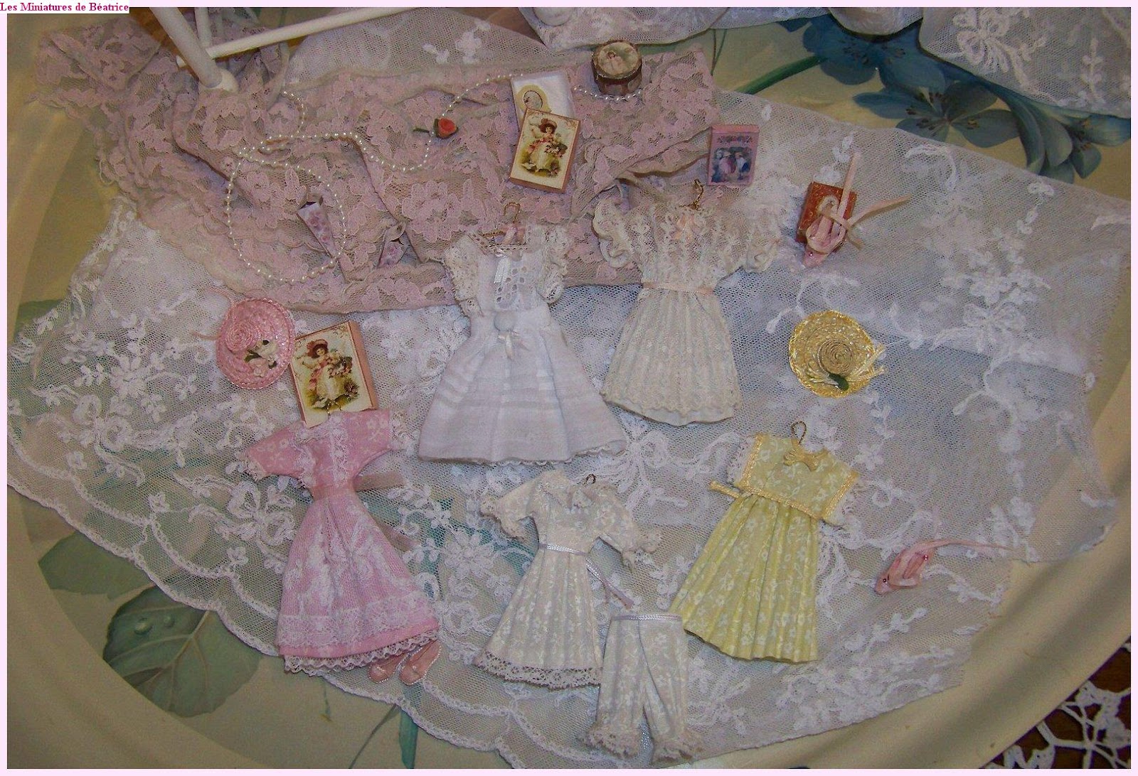 Les Miniatures de Béatrice: garde robe de petite fille